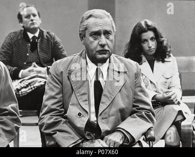 Original Film Titel: UN-BORGHESE PICCOLO PICCOLO. Englischer Titel: Durchschnittliche kleiner Mann, ein. Regisseur: Mario Monicelli. Jahr: 1977. Stars: Alberto Sordi. Credit: AURO CINEMATOGRAFICA/Album Stockfoto