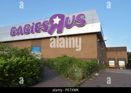 ToysRus und babiesRus Toy Store auf Sant Boi de Llobregat Barcelona Spanien Stockfotografie Alamy