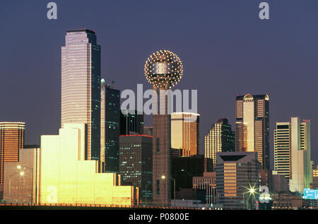 1992 historische Downtown Skyline TRINITY RIVER GREENBELT PARK Dallas Texas USA Stockfoto