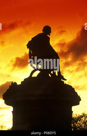 1992 HISTORISCHE SHAKESPEARE-STATUE (©LORD RONALD GOWER 1881) GOWER MEMORIAL BANCROFT GARDENS STRATFORD UPON AVON WARWICKSHIRE ENGLAND GROSSBRITANNIEN Stockfoto