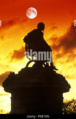 1992 HISTORISCHE SHAKESPEARE-STATUE (©LORD RONALD GOWER 1881) GOWER MEMORIAL BANCROFT GARDENS STRATFORD UPON AVON WARWICKSHIRE ENGLAND GROSSBRITANNIEN Stockfoto