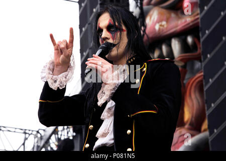 Johannes Eckerström von Avatar führt auf der Bühne beim Download Festival 2018 in Donington Park, Derby am 8. Juni 2018. Stockfoto