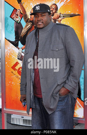 Quinton Aaron 41 - Die Verlierer Premiere auf der Chinese Theatre in Los Angeles. Quinton Aaron 41 Red Carpet Event, Vertikal, USA, Filmindustrie, Prominente, Fotografie, Bestof, Kunst, Kultur und Unterhaltung, Topix Prominente Fashion/Vertikal, Besten, Event in Hollywood Leben - Kalifornien, Roter Teppich und backstage, USA, Film, Stars, Film Stars, TV Stars, Musik, Promis, Fotografie, Bestof, Kunst, Kultur und Unterhaltung, Topix, vertikal, eine Person aus dem Jahr 2010, Anfrage tsuni@Gamma-USA.com - drei Viertel Stockfoto