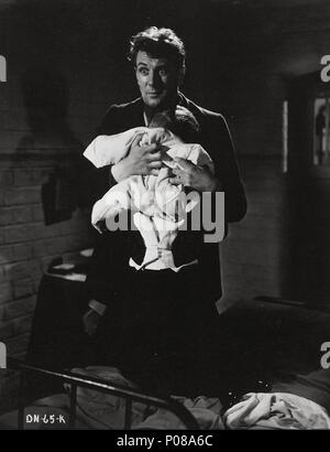 Original Film Titel: MITTEN IN DER NACHT. Englischer Titel: MITTEN IN DER NACHT. Film Regie: BASIL DEARDEN; Alberto Cavalcanti; ROBERT HAMER; CHARLES CRICHTON. Jahr: 1945. Stars: MICHAEL REDGRAVE. Credit: Rang/Album Stockfoto