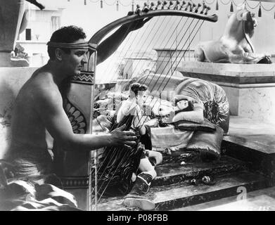 Original Film Titel: CLEOPATRA. Englischer Titel: CLEOPATRA. Regisseur: CECIL B DEMILLE. Jahr: 1934. Stars: Marcus Antonius und Kleopatra VII FARAONE; Claudette Colbert. Quelle: Paramount Pictures/Album Stockfoto