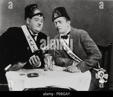 Original Film Titel: SÖHNE DER WÜSTE. Englischer Titel: SÖHNE DER WÜSTE. Regisseur: William A. SEITER. Jahr: 1933. Stars: Oliver Hardy, Stan Laurel. Credit: HAL ROACH/MGM/Album Stockfoto