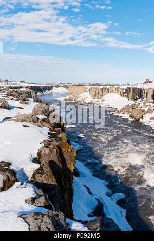 Jökulsá á Fjöllum Fluss in Selfoss, im Winter, Schlucht, North Island, Island Stockfoto