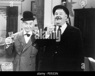 Original Film Titel: der TANZMEISTER. Englischer Titel: Die TANZMEISTER. Regisseur: MALCOLM ST. CLAIR. Jahr: 1943. Stars: Oliver Hardy, Stan Laurel. Quelle: 20th Century Fox/Album Stockfoto