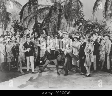 Original Film Titel: THE COCOANUTS. Englischer Titel: The COCOANUTS. Regisseur: ROBERT FLOREY; JOSEPH SANTLEY. Jahr: 1929. Stars: HARPO MARX; die Marx Brothers; CHICO MARX. Quelle: Paramount Pictures/Album Stockfoto