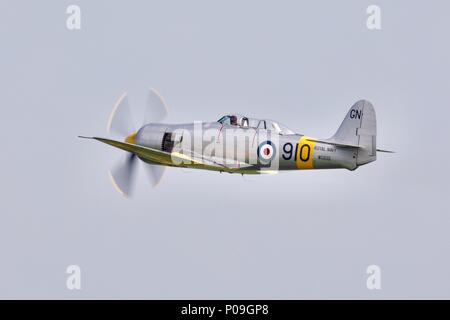 Hawker Sea Fury 1951 von der Fighter Collection in den Himmel im Imperial War Museum Air Festival am 27. Mai 2018 Stockfoto