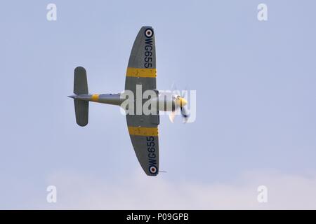 Hawker Sea Fury 1951 von der Fighter Collection in den Himmel im Imperial War Museum Air Festival am 27. Mai 2018 Stockfoto