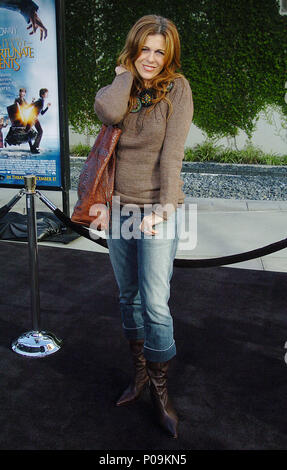 Rita Wilson bei der Ankunft im Lemony Snicket ist eine Serie von unglücklichen Ereignissen Premiere Arclight Theater in Los Angeles. 12. Dezember 2004. WilsonRita 015 Red Carpet Event, Vertikal, USA, Filmindustrie, Prominente, Fotografie, Bestof, Kunst, Kultur und Unterhaltung, Topix Prominente Fashion/Vertikal, Besten, Event in Hollywood Leben - Kalifornien, Roter Teppich und backstage, USA, Film, Stars, Film Stars, TV Stars, Musik, Promis, Fotografie, Bestof, Kunst, Kultur und Unterhaltung, Topix, vertikal, eine Person aus dem Jahr 2004, Anfrage tsuni @ Gamma-US Stockfoto