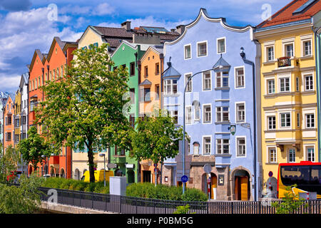 Farbenfrohe Architektur od Innsbruck riverfront, Stadt in Tirol Region Österreichs Stockfoto