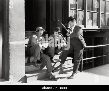 Stars: Oliver Hardy, Stan Laurel; EDGAR KENNEDY. Stockfoto