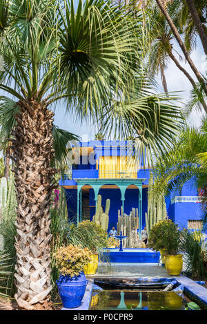 Blue House im Jardin Majorelle botanischen Garten, der maurischen Architektur, die ehemaligen Besitzer Yves Saint-Laurent und Pierre Bergé Stockfoto