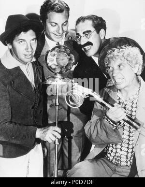 Stars: HARPO MARX; die Marx Brothers; CHICO MARX, Groucho Marx, ZEPPO MARX. Stockfoto