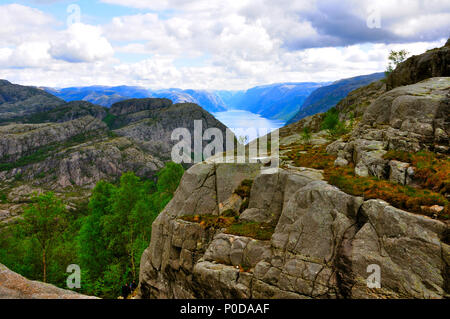 Aufstieg zur prektestolen oder Kanzel in Norwegen Stockfoto