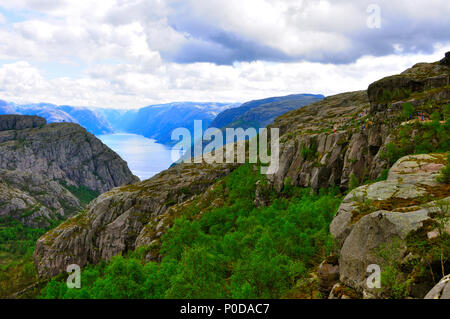 Aufstieg zur prektestolen oder Kanzel in Norwegen Stockfoto