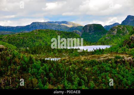 Aufstieg zur prektestolen oder Kanzel in Norwegen Stockfoto