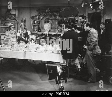 Original Film Titel: STELLA DALLAS. Englischer Titel: STELLA DALLAS. Film Regie: KING VIDOR. Jahr: 1937. Stars: KING VIDOR; Anne Shirley; Barbara Stanwyck. Quelle: UNITED ARTISTS/Album Stockfoto