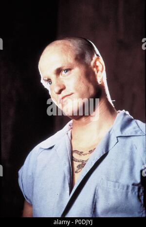 Original Film Titel: Natural Born Killers. Englischer Titel: Natural Born Killers. Regisseur: Oliver Stone. Jahr: 1994. Stars: Woody Harrelson. Copyright: nur redaktionell Innen verwenden. Dies ist eine öffentlich verteilten Handzettel. Zugriffsrechte nur, keine Lizenz des Urheberrechts zur Verfügung gestellt. Vorgeschriebene Genehmigung zu Visual Symbol (www.visual-icon.com) Für die Reproduktion des Bildes erforderlich ist. Credit: CANAL+/Regency/ALCOR/Album Stockfoto