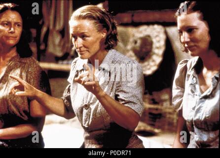 Original Film Titel: PARADISE ROAD. Englischer Titel: PARADISE ROAD. Regisseur: BRUCE BERESFORD. Jahr: 1997. Stars: Glenn Close; Cate Blanchett. Quelle: FOX SEARCHLIGHT BILDER / Album Stockfoto