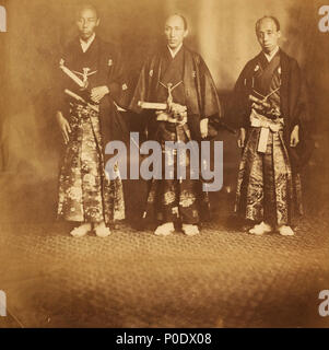 . Der japanische Botschafter der ersten japanischen Mission in den USA im Jahr 1860. Sie sind Norimasa Muragaki, Masaoki Shinmi und Tadamasa Oguri.[1] Etwa 1860 277 Alexander Gardner (American, born Schottland - (Der japanische Botschafter, die erste japanische Mission in den Vereinigten Staaten) - Google Kunst Projekt Stockfoto