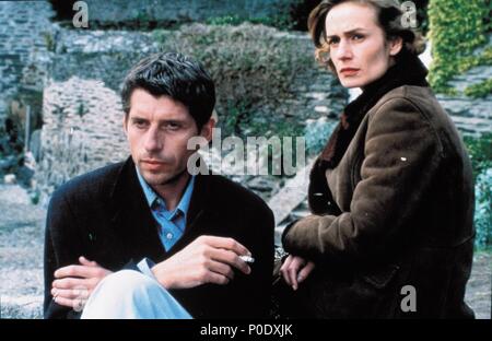 Original Film Titel: COEUR DU MENSONGE, AU. Englischer Titel: Farbe der Lüge, Die. Regisseur: Claude Chabrol. Jahr: 1999. Stars: Jacques Gamblin, Sandrine Bonnaire. Stockfoto