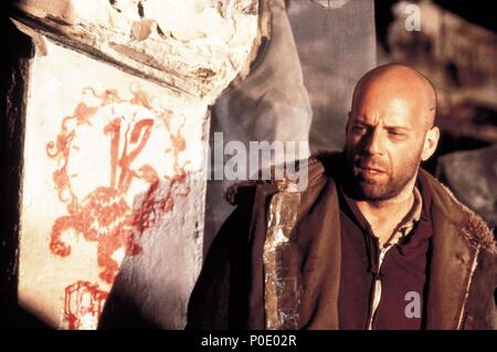 Original Film Titel: Twelve Monkeys. Englischer Titel: Twelve Monkeys. Regisseur: TERRY GILLIAM. Jahr: 1995. Stars: Bruce Willis. Quelle: TRI STAR BILDER / Album Stockfoto