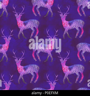 Aquarell, Hirsche, nahtlose Muster mit kosmischen oder Galaxy Hirsche auf den tiefen Ultra violett unterlegt. Handgezeichneten originale Tier Tapete. Echten waterco Stockfoto