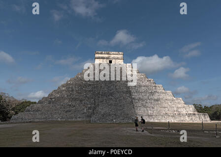 Die Maya Tempel des kukulkan (El Castillo) Pyramide in Chichen Itza, Yucatan, Mexiko Stockfoto