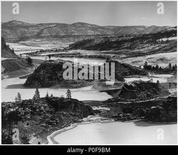 Ansicht der vorderen Suchen in "Hell Gate auf dem Columbia River, befindet sich etwa 22 Meilen oberhalb der Talsperre. Granit Hindernisse... - Stockfoto