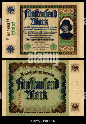 . Englisch: Deutsche Papiermark der Weimarer Republik, nach dem Ersten Weltkrieg hyperinflation Era (1921 - 24). . 1922 (Hinweis), 2015 (Bild). Reichsbankdirektorium Berlin 3 GER-77 - Reichsbanknote 5000 Mark (1922) Stockfoto