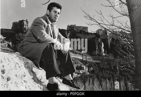Original Film Titel: Calle Mayor. Englischer Titel: Main Street. Regisseur: JUAN ANTONIO BARDEM. Jahr: 1956. Stars: JOSE SUAREZ. Credit: SUEVIA FILMS - CESAREO GONZALEZ/GUION PROD. CINEMATOGRAFICAS // Album Stockfoto