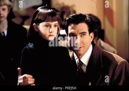 Original Film Titel: WUNDER AUF 34TH STREET. Englischer Titel: WUNDER AUF 34TH STREET. Regisseur: LES MAYFIELD. Jahr: 1994. Stars: DYLAN MCDERMOTT, MARA WILSON. Quelle: 20th Century Fox/Album Stockfoto