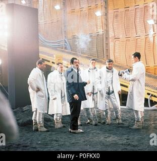 Original Film Titel: 2001: A Space Odyssey. Englischer Titel: 2001: A Space Odyssey. Regisseur: Stanley Kubrick. Jahr: 1968. Stars: STANLEY KUBRICK. Credit: M.G.M/Album Stockfoto