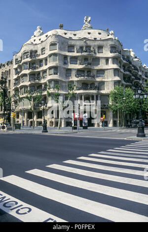 1993 historische La Pedrera Casa Mila Passeig de Gracia Barcelona Katalonien Spanien Stockfoto