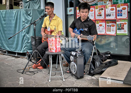 Behinderte Musiker, blinde Musiker, Straßenmusiker, Thailand, Südostasien Stockfoto