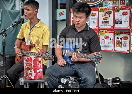 Behinderte Musiker, blinde Musiker, Straßenmusiker, Thailand, Südostasien Stockfoto