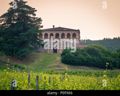 Torreglia, Italien, 26. Mai 2018: Villa dei Vescovi ist eine venezianische Villa im Stil der Renaissance. Derzeit ist es ein Museum für die Öffentlichkeit zugänglich. Stockfoto