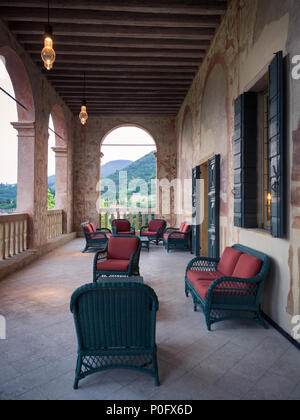 Torreglia, Italien, 26. Mai 2018: Die wundervolle Terrasse der Villa dei Vescovi, einem Venezianischen Renaissance Villa. Derzeit ist es ein Museum geöffnet Stockfoto