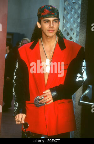 UNIVERSAL CITY, CA - 05. SEPTEMBER: Sänger Gerardo nimmt an der achten jährlichen MTV Video Music Awards am 5. September 1991 bei Universal Amphitheater in Universal City, Kalifornien. Foto von Barry King/Alamy Stock Foto Stockfoto