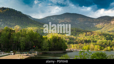 Lake Lure in den Blue Ridge Mountains. Stockfoto