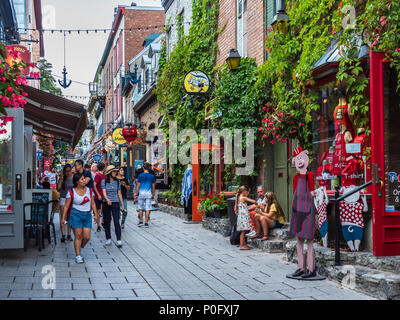 Rue du Vieux Quebec Petit-Champlain, Senken, Altstadt, Quebec City, Kanada. Stockfoto