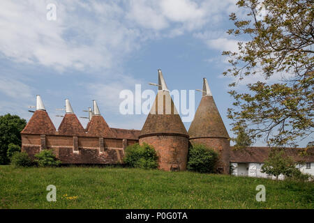 Oast House, Sissinghurst Schlossgarten, Weald von Kent, England, Großbritannien Stockfoto