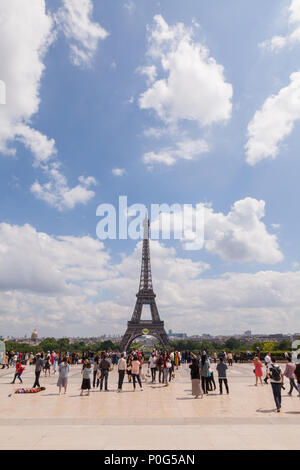 Eiffelturm fotografiert von den Jardins du Trocadéro, Paris, Frankreich, Europa. Stockfoto