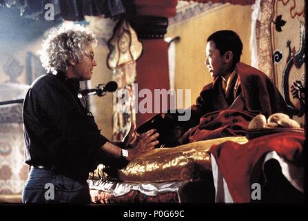 Original Film Titel: SIEBEN JAHRE IN TIBET. Englischer Titel: SIEBEN JAHRE IN TIBET. Regisseur: JEAN-JACQUES ANNAUD. Jahr: 1997. Stars: JEAN-JACQUES ANNAUD. Credit: MANDALAY ENTERTAINMENT/Album Stockfoto
