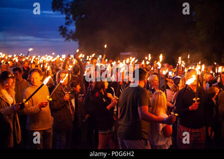 Torchlit Prozession am Ende der Cotswold Olimpick Spiele auf der Dover Hill, Chipping Campden, Cotswolds, Gloucestershire, England, Vereinigtes Königreich Stockfoto