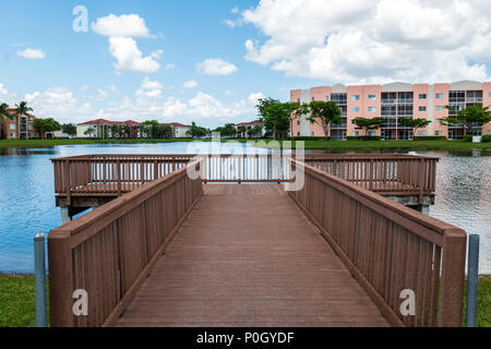 Dock, Pier auf See; Wohngemeinschaft; South Central Florida, USA Stockfoto