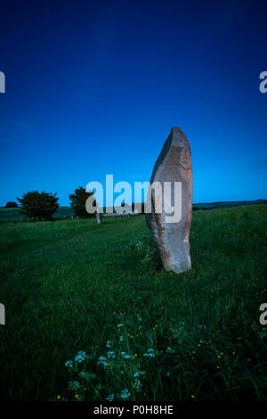 West Kennet Avenue Stein Zeilen verbinden Avebury Stone Circle mit dem Heiligtum, Wiltshire, Großbritannien Stockfoto